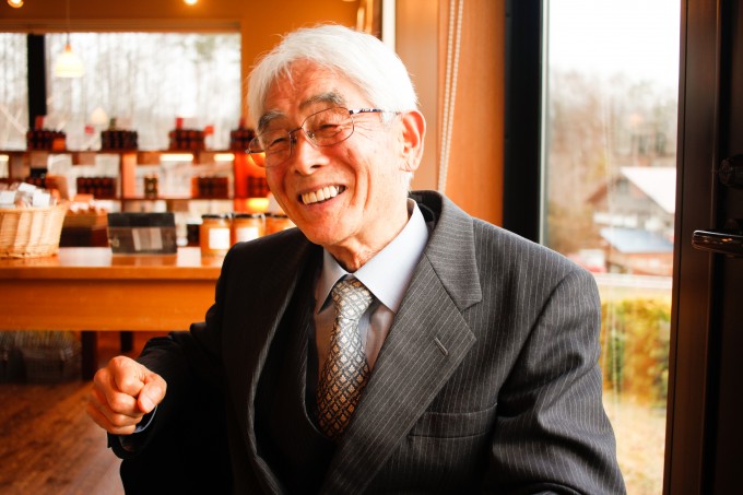 【写真】インタビューに笑顔で応えるりゅういちさん