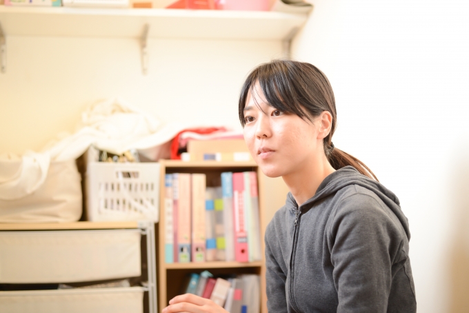 【写真】真剣な表情でインタビューに応えるおおやぶさん