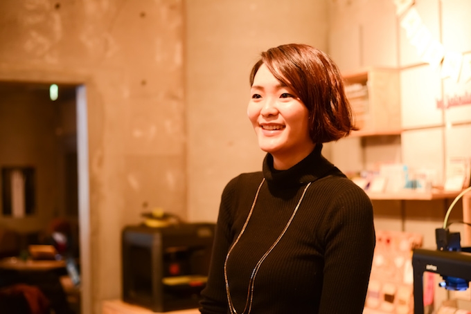 【写真】真剣な表情でインタビューに応えるえのもとゆりかさん