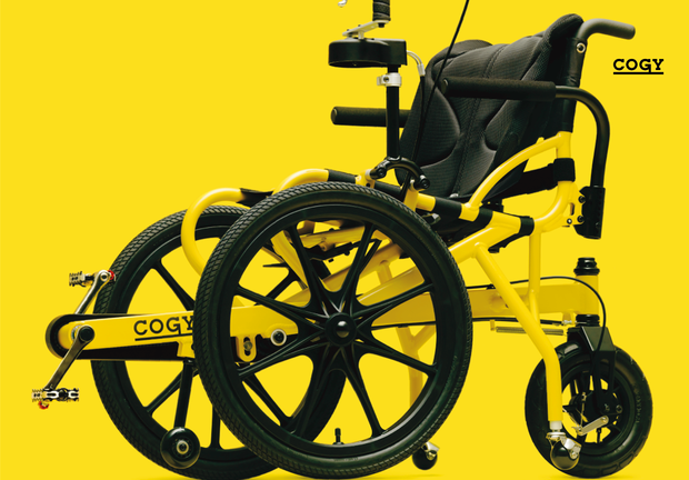 【写真】黄色と黒の二色でデザインされたCOGYの車椅子