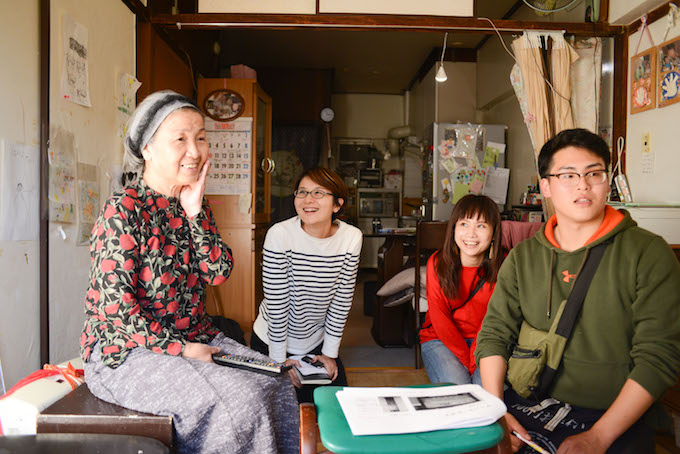 何度も小さな子どものように喜ぶSさん。次の予約を済ませ、今日の「御用聞き」のサービスは終了しました。