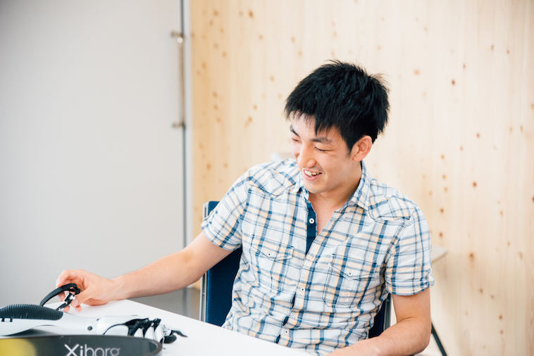 【写真】笑顔でインタビューに応えるこんどうげんたさん