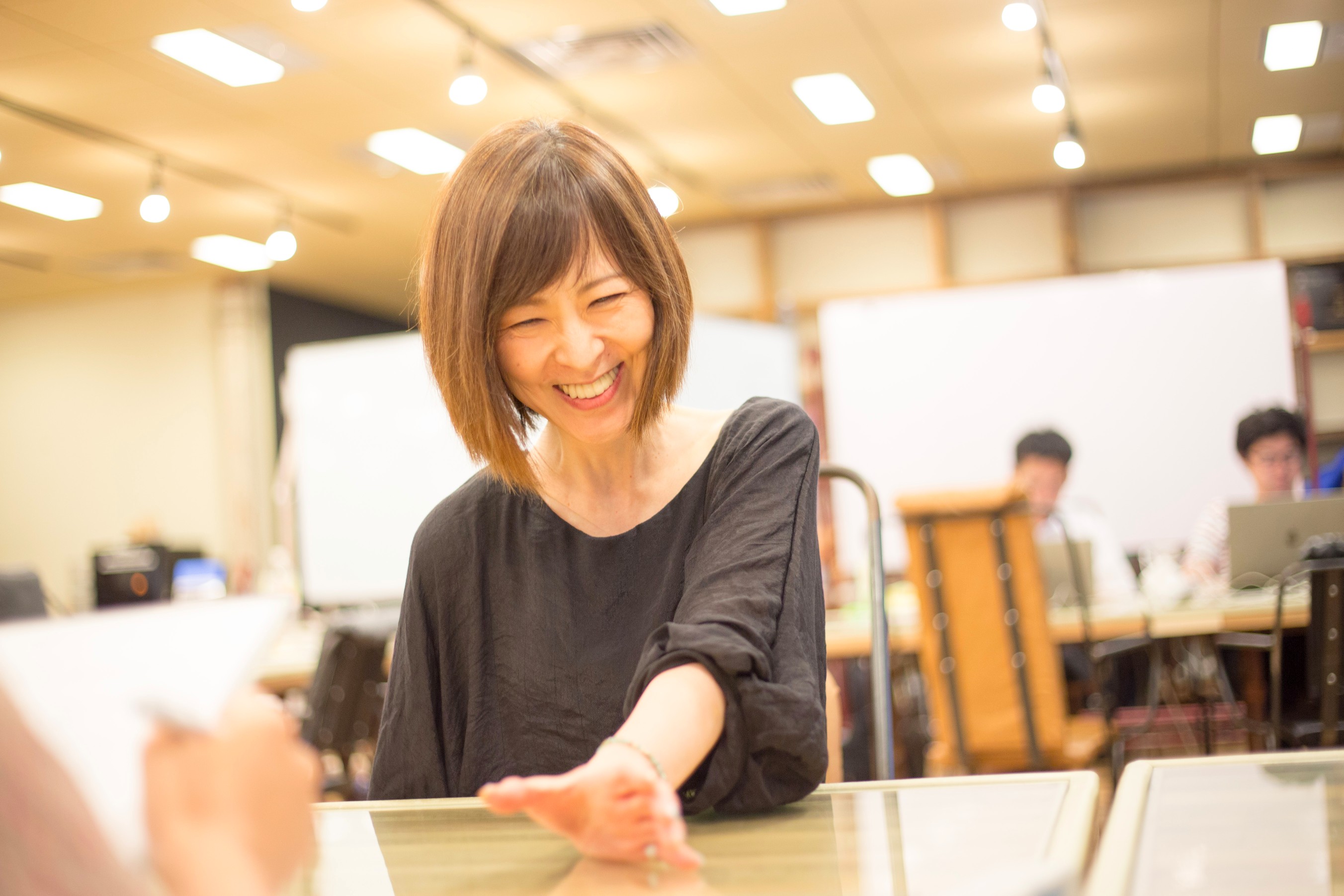 【写真】笑顔でインタビューに応えるくらさわなつこさん