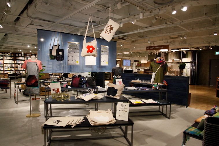 【写真】むじるしりょうひんとのコラボイベントで販売されたいちだてきすたいる研究所のいちださんの作品