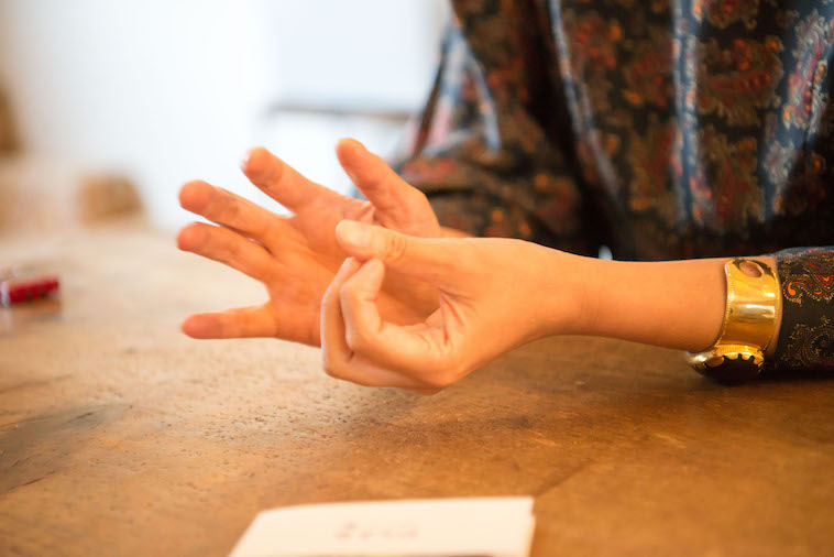 【写真】インタビューに応えるたかはしあみさん