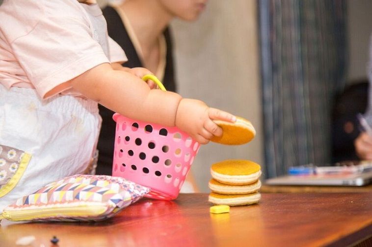 【写真】フェルトで作られたパンケーキのおもちゃ