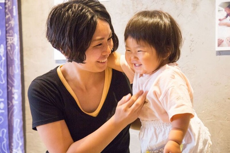 【写真】笑顔のふじおかさんとかなめちゃん