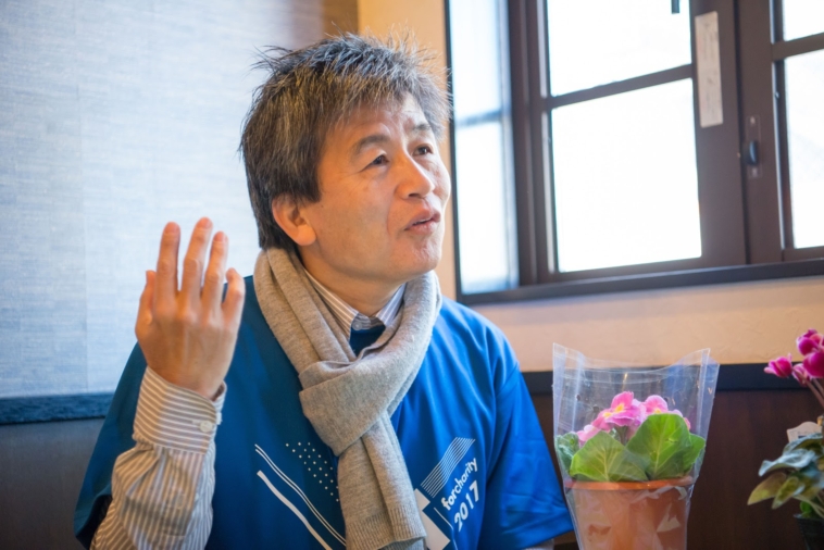 【写真】インタビューに応えるおれんじの店長ゆう屋。さん