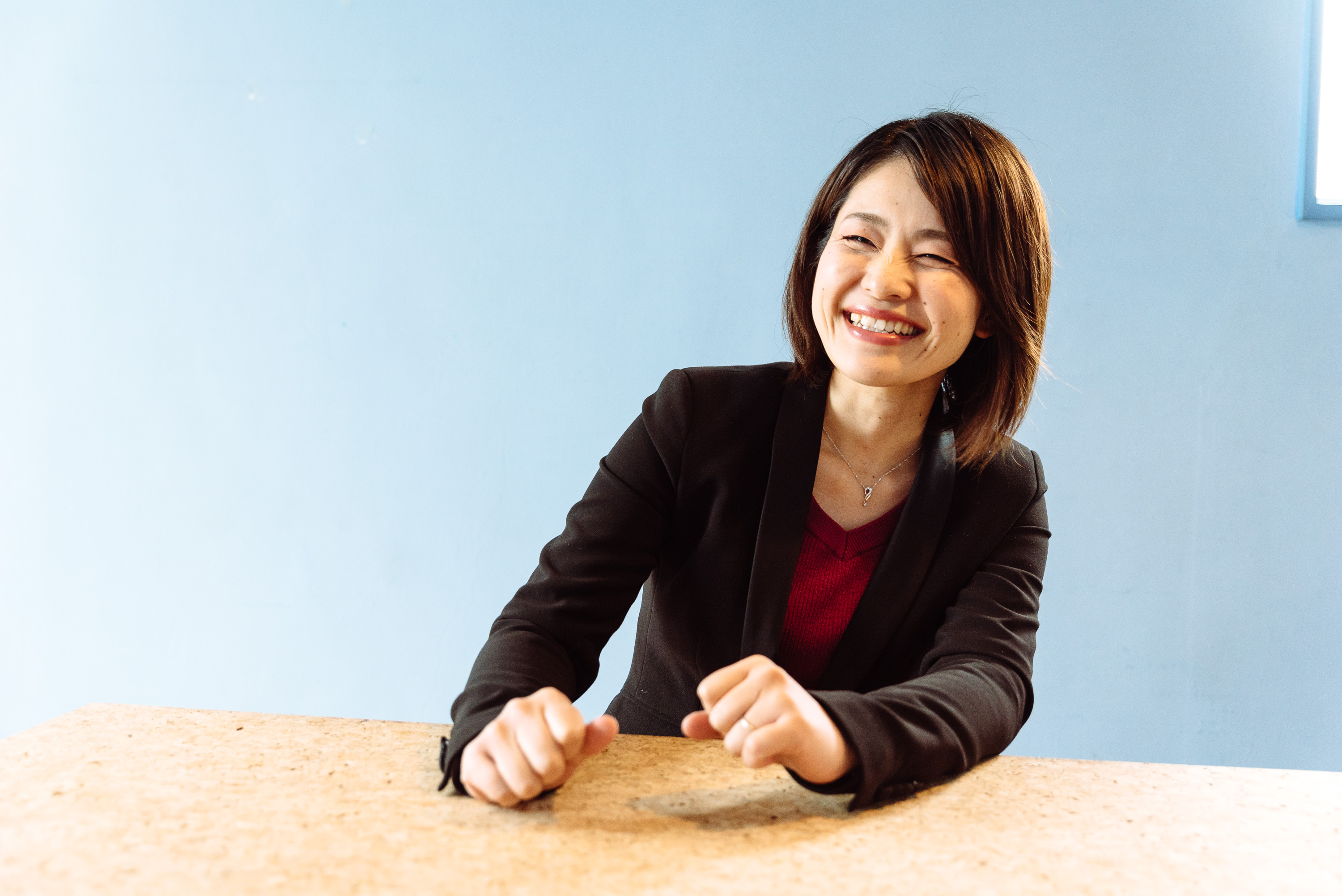 【写真】満面の笑みを浮かべるおざきさん