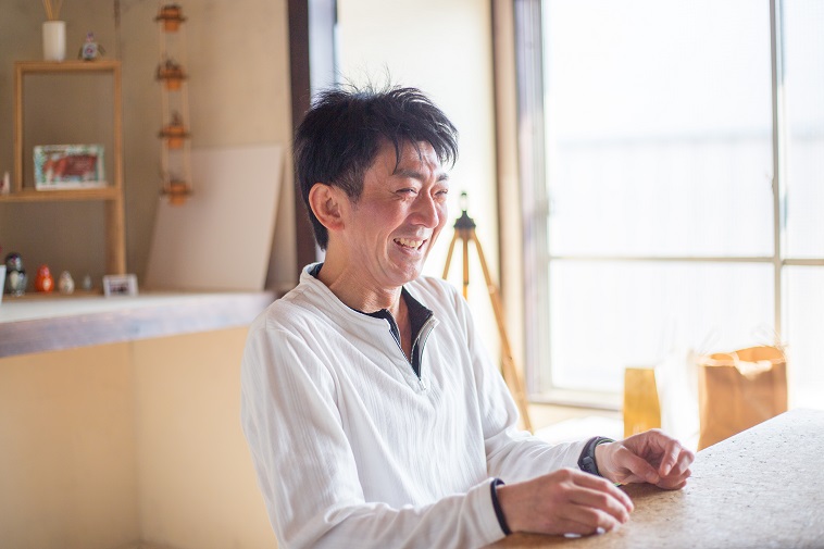 【写真】満面の笑みを見せるちばさん