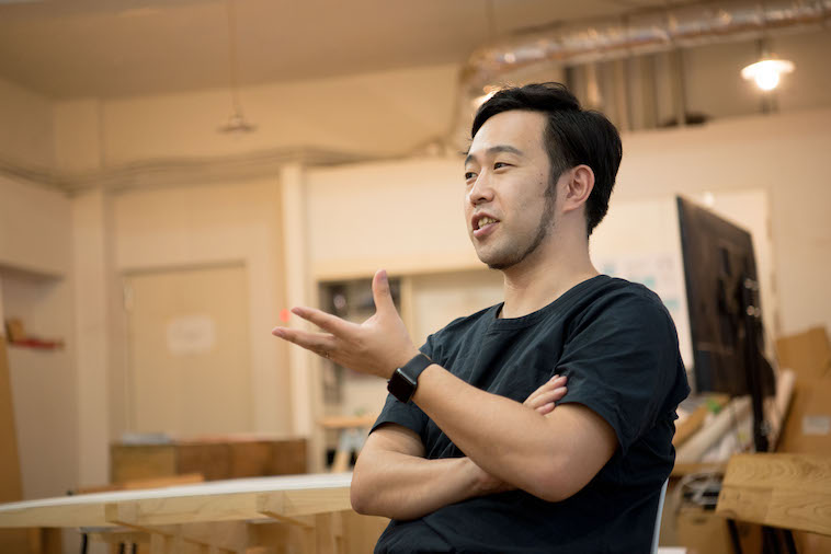 【写真】対談で話をするsoar副理事のもりじゅんや