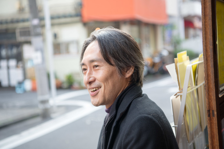 【写真】笑顔で話をするさかくらきょうすけさん