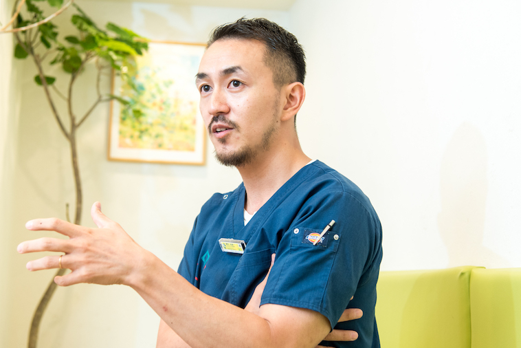 【写真】インタビューに応えるせたひろやさん