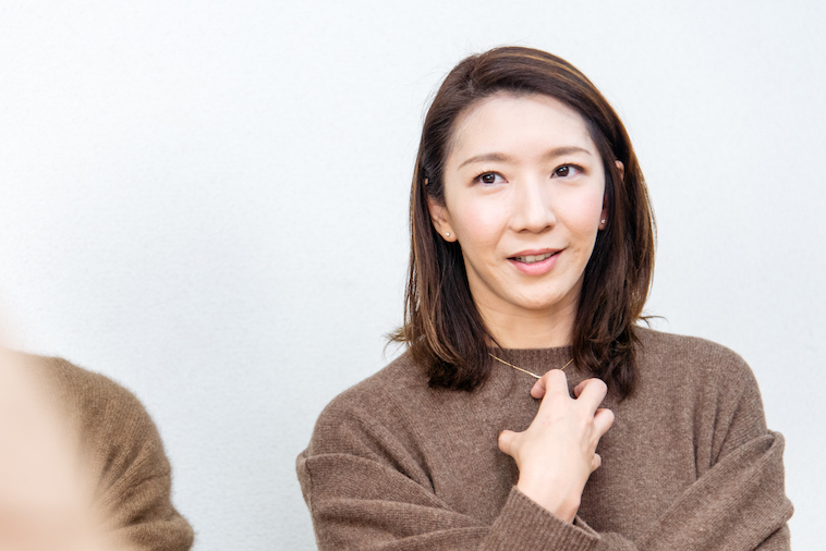 【写真】インタビューに応えるせなさん