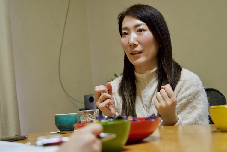 【写真】話をしているさくらさん